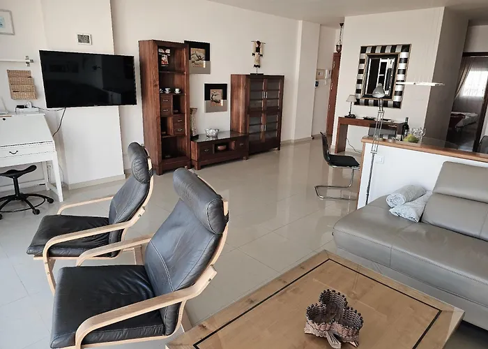 R1345 Carabeo 1-42, Access To The * Nerja