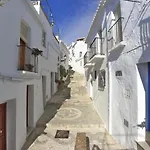 R1345 Carabeo 1-42, Access To The Апартаменты