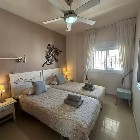 R1345 Carabeo 1-42, Access To The Beach 아파트