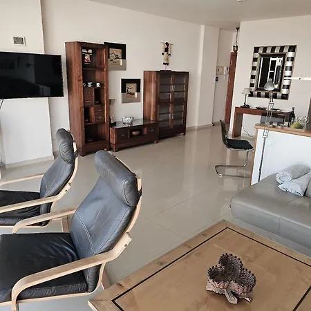 R1345 Carabeo 1-42, Access To The * Nerja