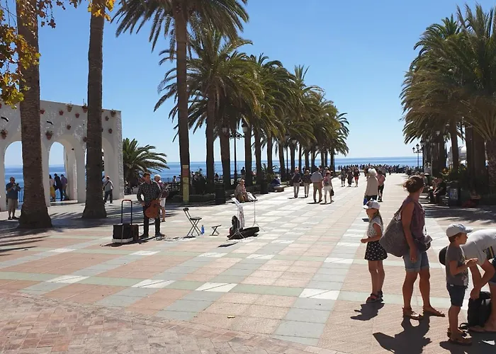 R1345 Carabeo 1-42, Access To The * Nerja